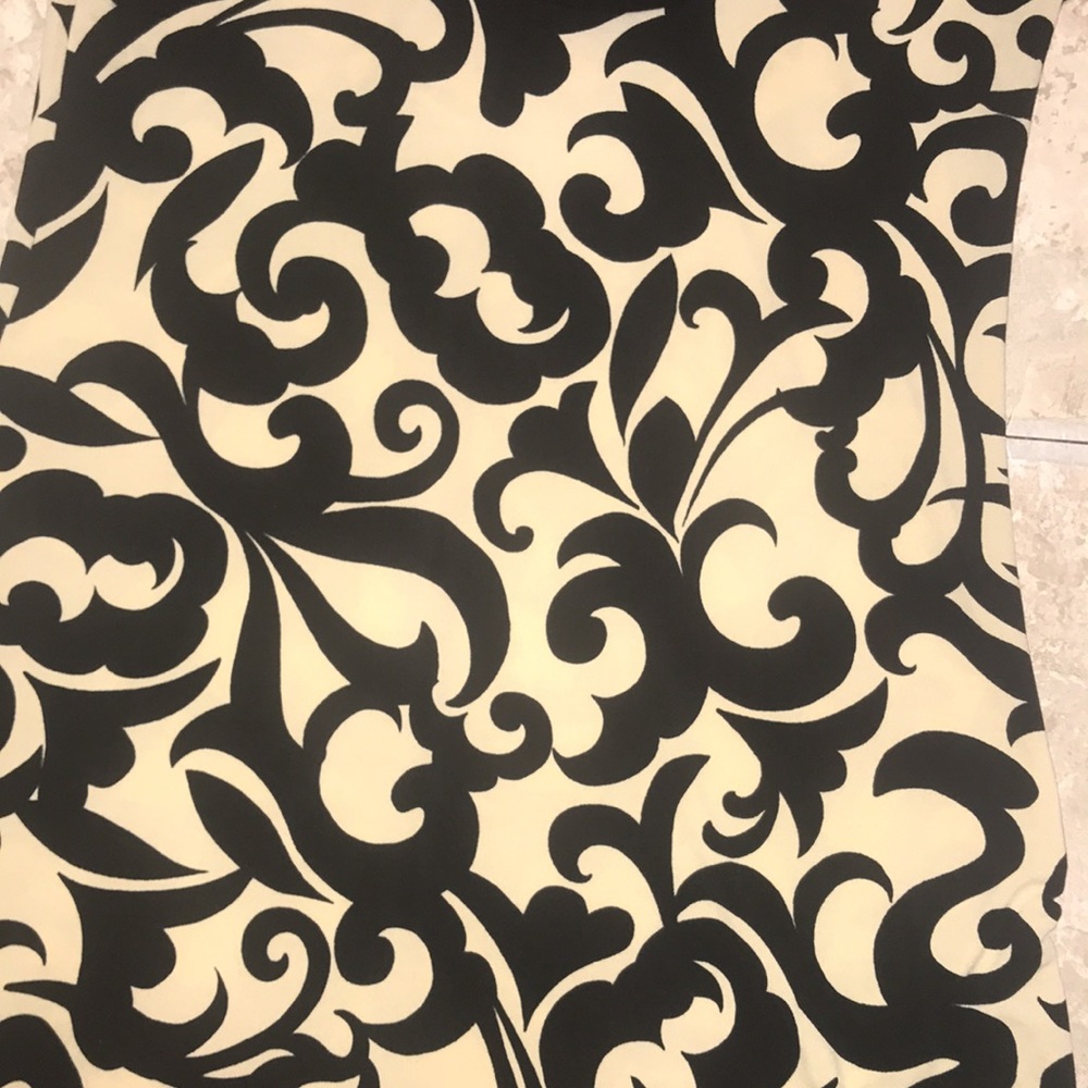 Black and cream dress - Picture 2 of 3